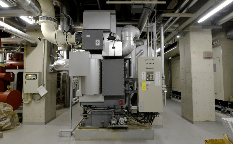 施設の空調を行う廃熱利用モデル 吸収冷温水機